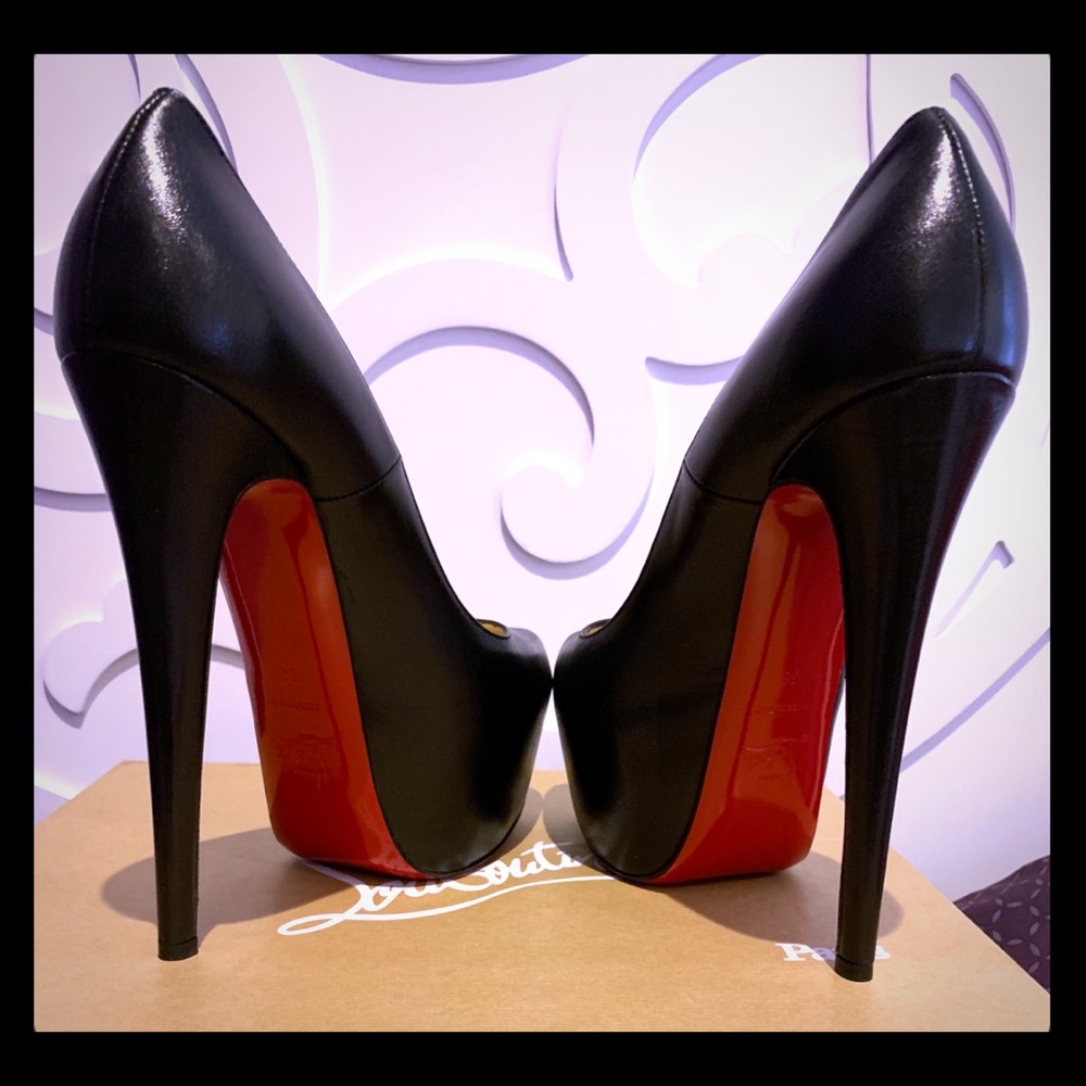 BRAND NEW BLACK LOUBOUTIN PUMPS - never worn